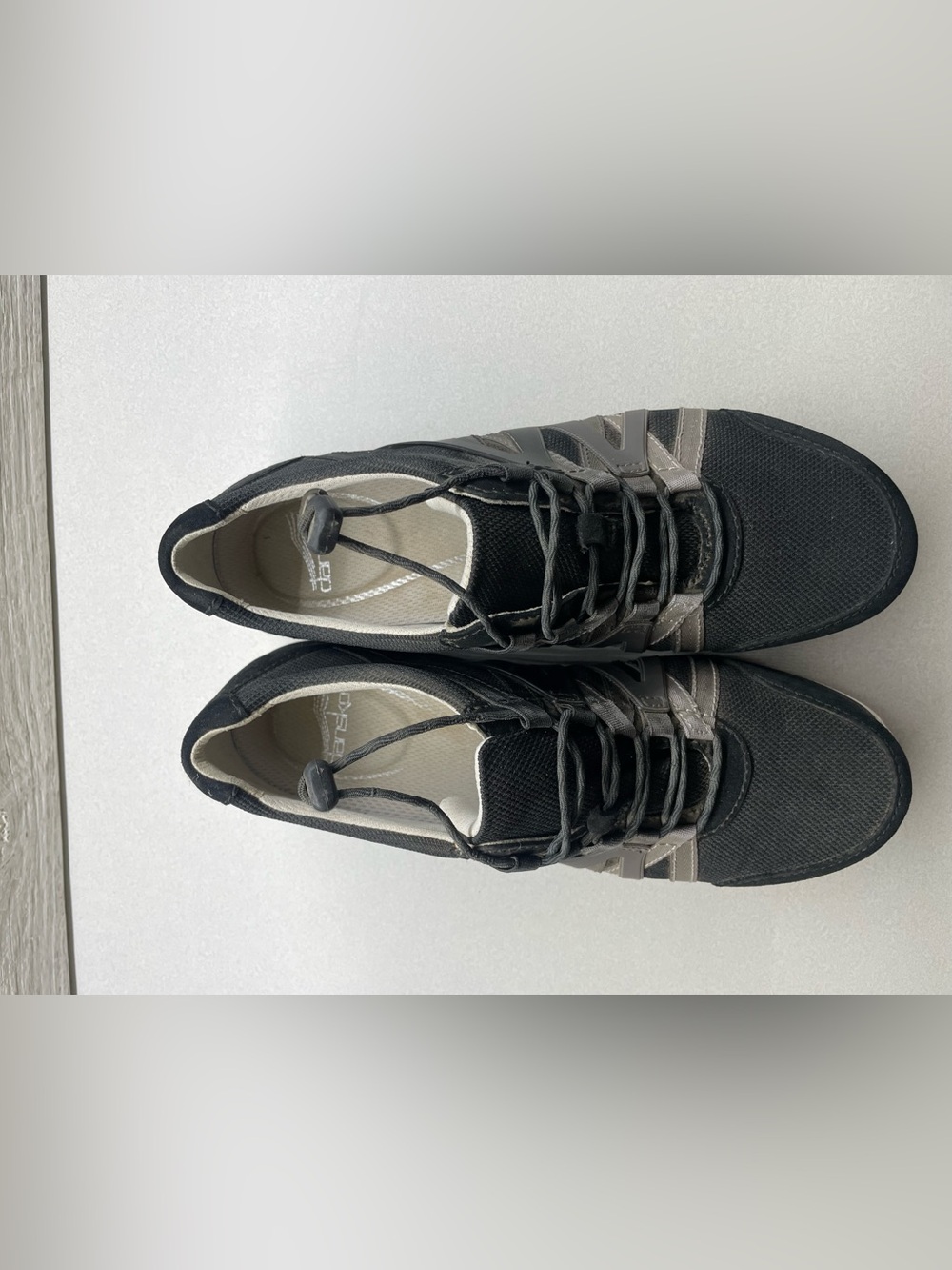 Dansko Walking Shoes - Slip on bungee - Size 39 (8.5-9)